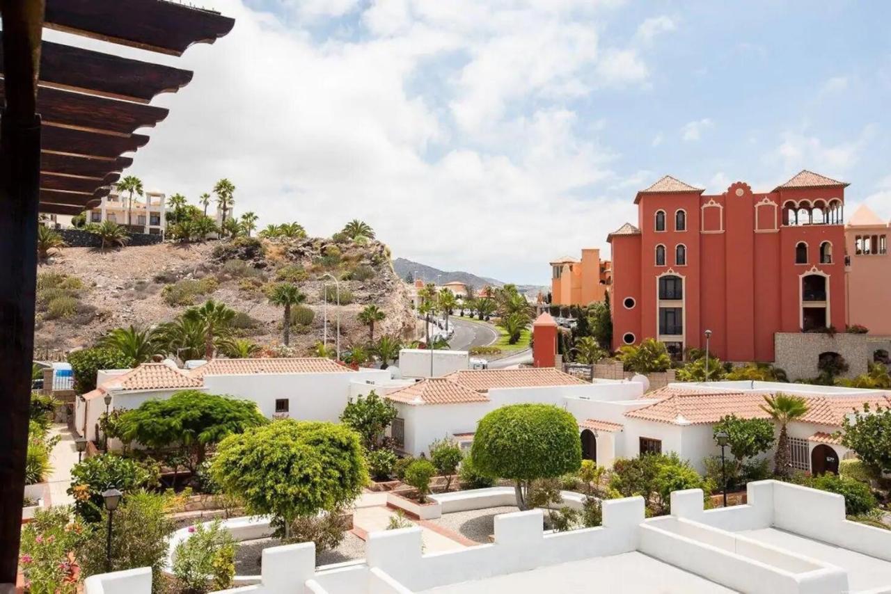 1 Bedroom Apartment For 4 People In Tenerife Costa Adeje  Eksteriør billede