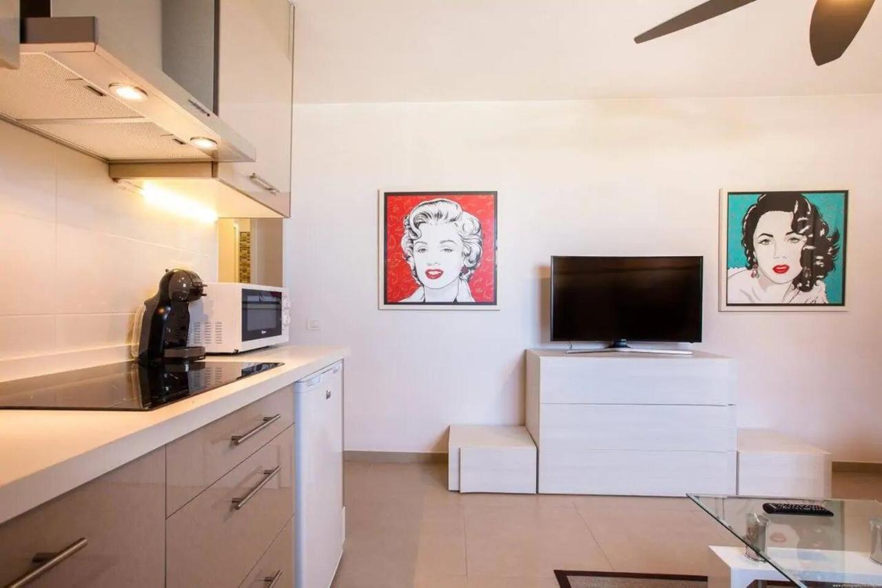 1 Bedroom Apartment For 4 People In Tenerife Costa Adeje  Eksteriør billede