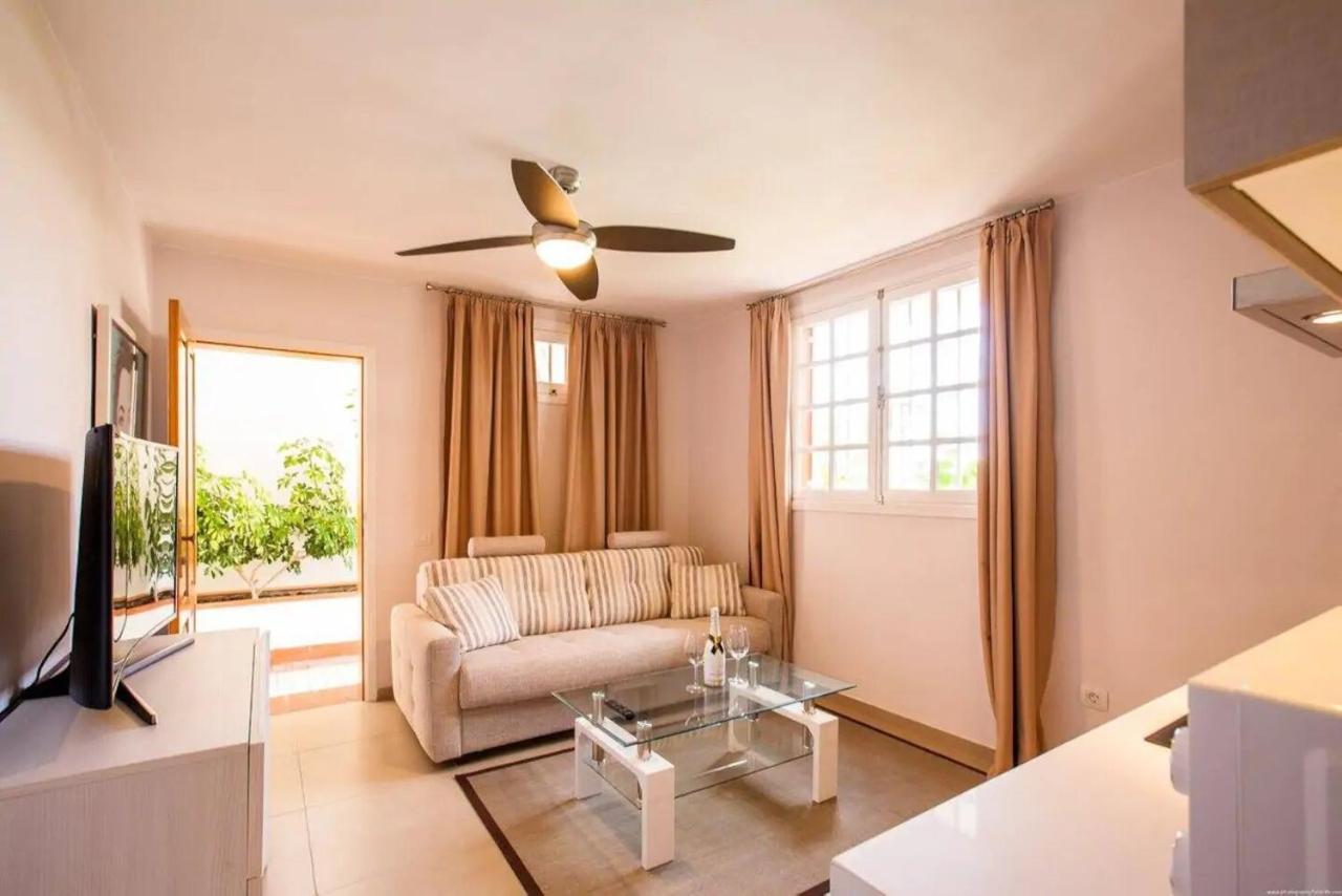 1 Bedroom Apartment For 4 People In Tenerife Costa Adeje  Eksteriør billede