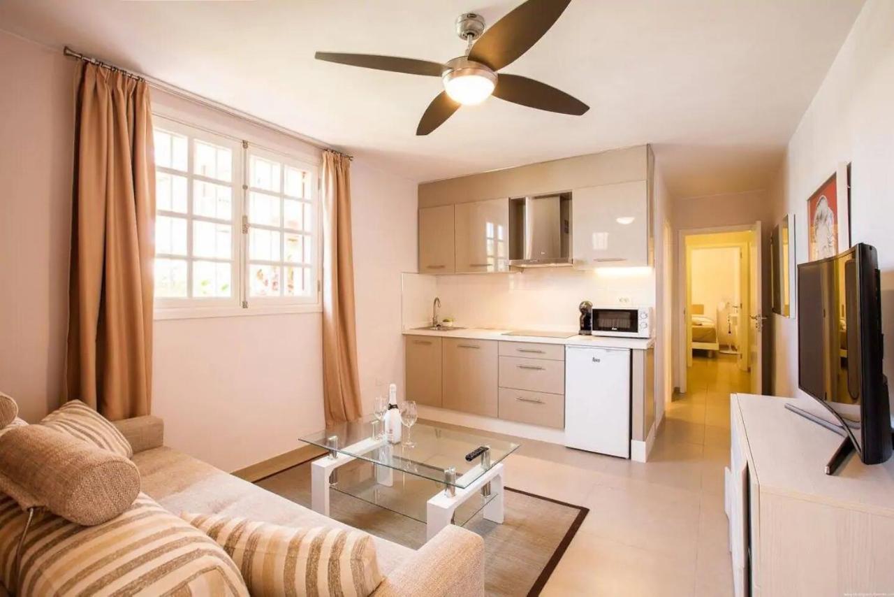 1 Bedroom Apartment For 4 People In Tenerife Costa Adeje  Eksteriør billede